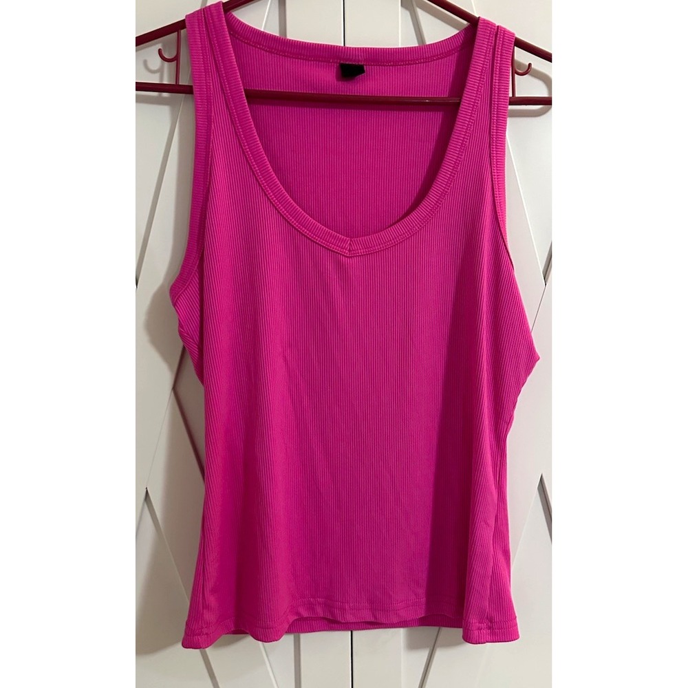 Women's Pink Solid V-Neck Sleeveless Ribbed Knit Pullover Tank Top, Size L